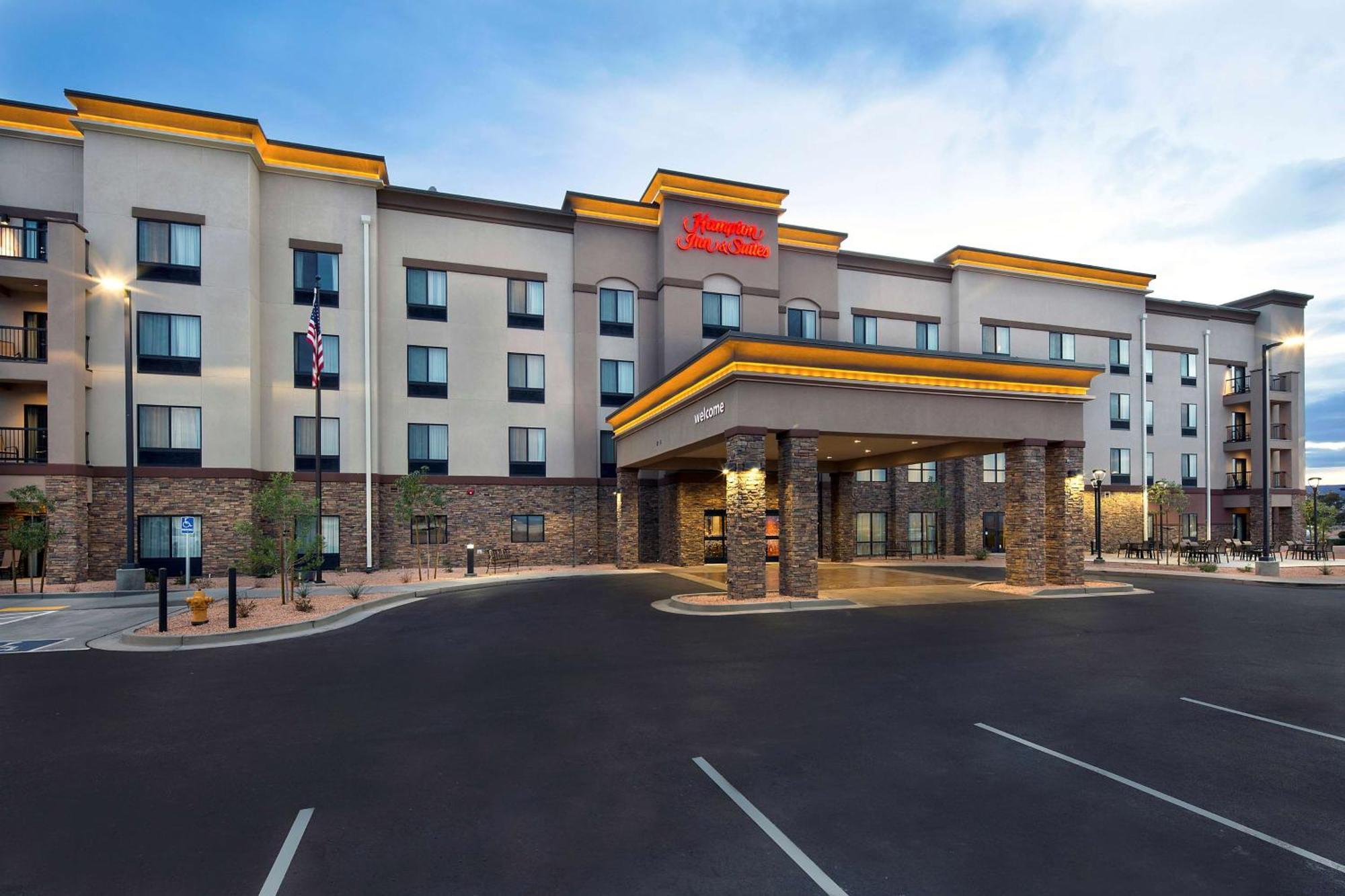 Hampton & - Powell Hotel Page