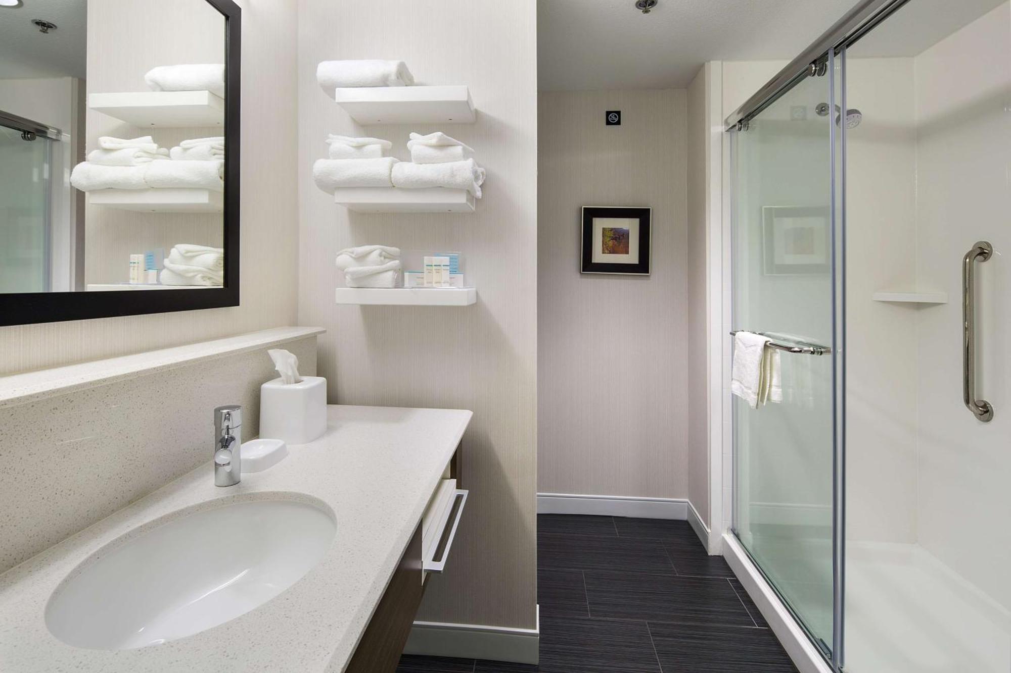 Hotel Hampton & - Powell