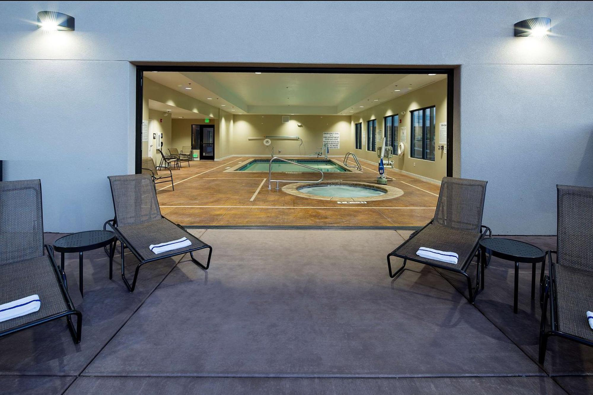 Hampton & - Powell Hotel